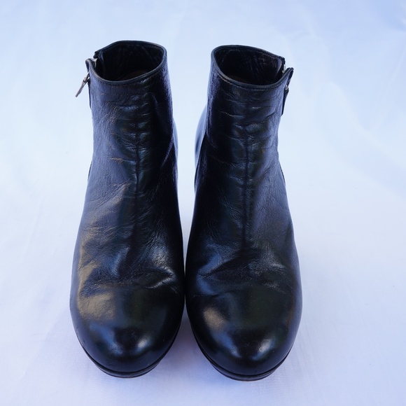 Dries Van Noten Leather Black Bootie - Picture 3 of 8